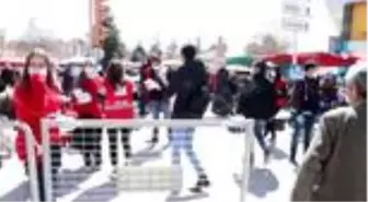 Pazar ve marketlere maskesiz girilmesine izin verilmedi
