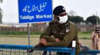Koronavirüs: Pakistan'da Tebliğ Cemaati'nden 20 bin kişi karantina altında, polis 'on binlerce...