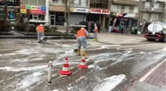 Şereflikoçhisar'da caddeler lavanta kokulu ilaçlarla yıkandı