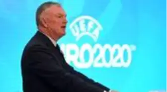 İngiltere Futbol Federasyonu Başkanı Clarke: Bu sezonu bitiremeyebiliriz