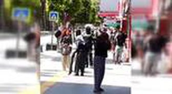 Kadın dilencilerin kavgasını polis biber gazıyla ayırabildi