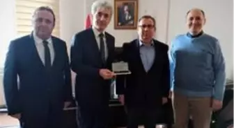 Trakya Üniversitesi Edebiyat Fakültesinin yeni Dekanı Prof. Dr. Yüksel Topaloğlu oldu