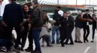 Kaza yerine göreve giden kadın polis, yakınlarının ölüm haberini alınca yıkıldı