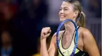 Sosyal medyadan telefon numarasını paylaşan Maria Sharapova, 40 saatte 2.2 milyon mesaj aldı