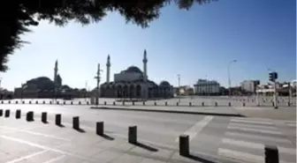 Konya'da sokağa çıkma yasağının ardından cadde ve sokaklar boş kaldı