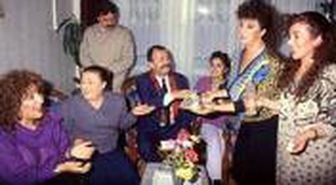 Perihan Abla dizisi TRT 1 ekranlarında yeniden yayınlanmaya başladı