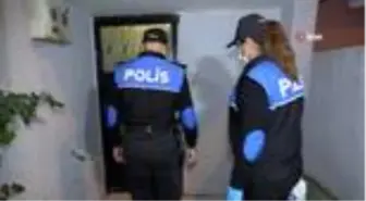 Küçük kız mail attı, polis cips ve çikolata getirdi