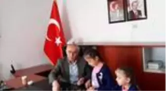 Kumbaralarında biriktirdikleri harçlıkları devlete bağışladılar