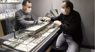 Kuyumculardan Kovid-19'a karşı koruma panelli önlem