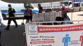 Antalyalı pazarcılardan ihtiyaç sahipleri için 'askıda tezgah' uygulaması