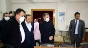 Hacılar'da maske üretimi devam ediyor