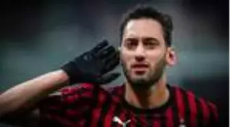 Hakan Çalhanoğlu için İtalya'dan sürpriz transfer iddiası!