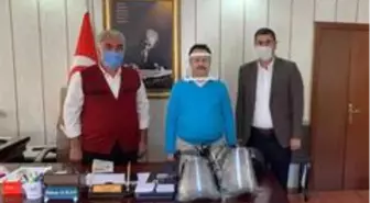 Rehber öğretmen 3D yazıcı ile siper maske üretti