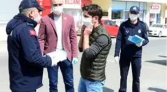 Giresun Valiliği koordinesinde vatandaşlara ücretsiz maske dağıtıldı.