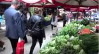 Eskişehir'de yasak sonrası pazarlar ve sokaklar doldu