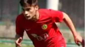 Son Dakika: Eskişehirspor'un 20 yaşındaki futbolcusu Kaan Öztürk hayatını kaybetti