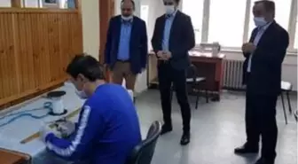 Güce Halk Eğitim Merkezi'nde maske üretimi