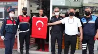 Kozan sokakları Türk bayrakları ile donatıldı