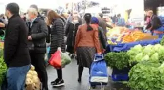 Şişli'de pazarlar Ramazan öncesi doldu