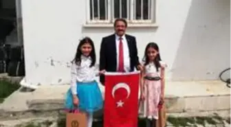 Başkan Kılıç, çocuklara hediye verdi