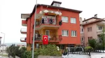 Denizlili animatör çiftten, balkonda 'baloncuk gösterisi'