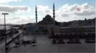 Eminönü Meydanı sessizliğe büründü