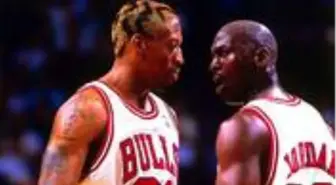 Michael Jordan, Denis Rodman ile Carmen Electra'yı yatakta bastı