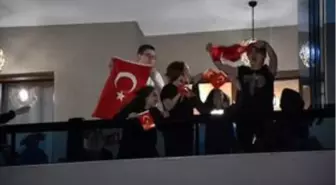 Trakya'da vatandaşlar 23 Nisan'da İstiklal Marşı'nı balkonlarında okudu