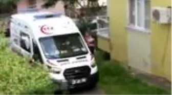 Vatandaşlardan polis ve sağlık ekiplerine çiçekli sürpriz