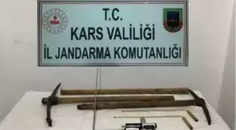 Kars'ta kaçak kazı yapan 5 kişi suçüstü yakalandı