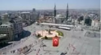 İstanbul'da cadde, meydan, park ve sahiller boş kaldı (1)