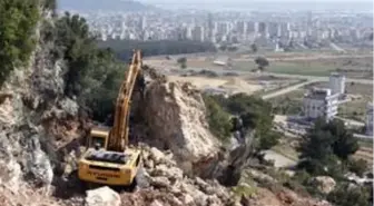 Kepez'de Masa Dağı yolu çalışmaları devam ediyor