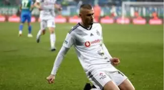 Burak Yılmaz'ın Çin'de yenen yiyeceklerle ilgili söyledikleri, ülke basınında tepki çekti