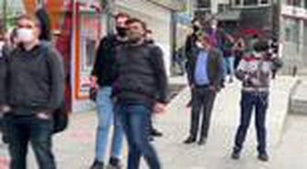 SULTANBEYLİ'DE BANKALAR ÖNÜNDE METRELERCE KUYRUK