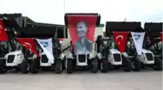 İzmit Belediyesi satın aldığı 27 Milyon TL değerindeki iş makinelerini filosuna kattı