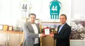 Yeşilyurt Belediyespor'a 'amatöre destek' plaketi verildi