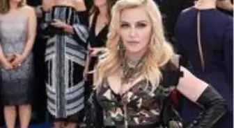 Madonna'nın koronavirüs testi pozitif çıktı