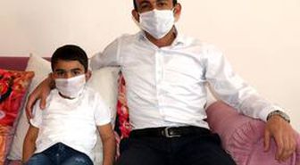 5 yaşındaki oğluyla Kovid-19'u yenen babadan 'Bana bulaşmaz' demeyin uyarısı