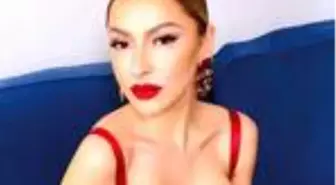 Hadise'den anneye çiçek babaya lokum