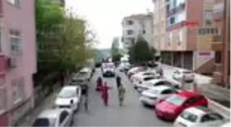 İSTANBUL-Karagöz ve Hacivat sokağa indi