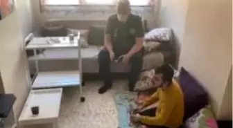 Polis engelli çocuğun playstation oynama isteğini geri çevirmedi