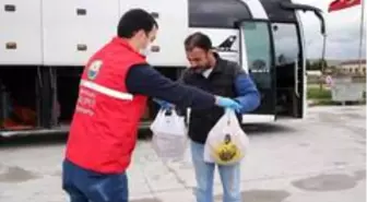 Hatay'a giderken yolda kalan otobüs şoförünün yardımına belediye koştu