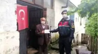 81 yaşındaki Bekir amcadan duygulandıran bağış