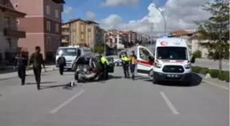 Karaman'da otomobil kamyonetle çarpıştı: 1 yaralı
