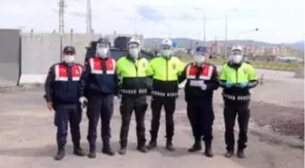 Patnos'ta sürücülere broşür dağıtıldı