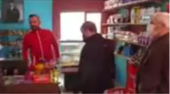 Robin Hood gizlice yaptı, onlar ise poz vererek