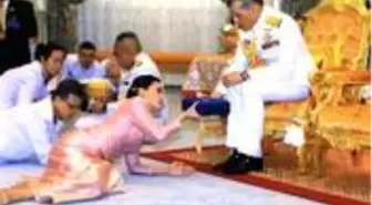 Tayland Kralı Maha Vajiralongkorn 20 cariyesini ordu mensubu yaptı