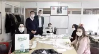 Başkan Koçhan'dan ilçe sakinlerine maskeli hediye paketi