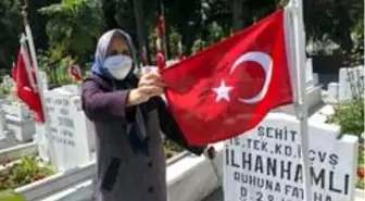 Sokağa çıkma izninde şehit oğlunun mezarına koştu