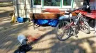 Sokakta yaşayan adam, annesinden kalan hatıra battaniyeyi vermeyince kalbinden bıçaklandı